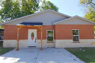 1012 E Oak St, Denton, TX 76205 - Photo 2