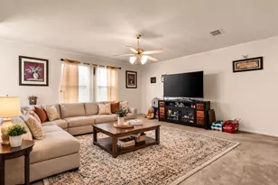 1300 Castle Ridge Rd, Fort Worth, TX 76140 - Photo 2