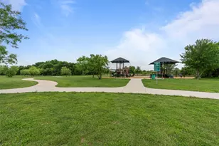 1300 Castle Ridge Rd, Fort Worth, TX 76140 - Photo 14