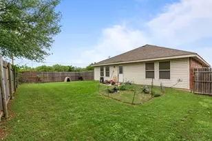 1300 Castle Ridge Rd, Fort Worth, TX 76140 - Photo 12