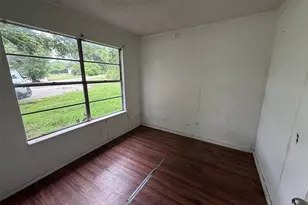 2604 Pinoak St, Granbury, TX 76048 - Photo 8