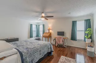 300 Creek Point Ln, Arlington, TX 76002 - Photo 22