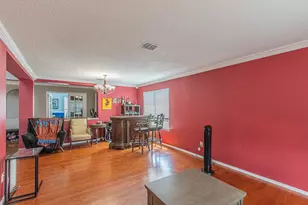 300 Creek Point Ln, Arlington, TX 76002 - Photo 4