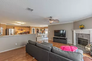 300 Creek Point Ln, Arlington, TX 76002 - Photo 12