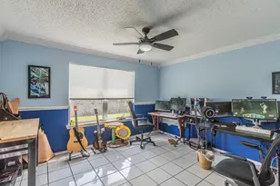 300 Creek Point Ln, Arlington, TX 76002 - Photo 8