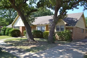 1416 Sandy Creek Dr, Denton, TX 76205 - Photo 2