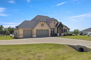 305 Monument Pl., Reno, TX 76020 - Photo 2