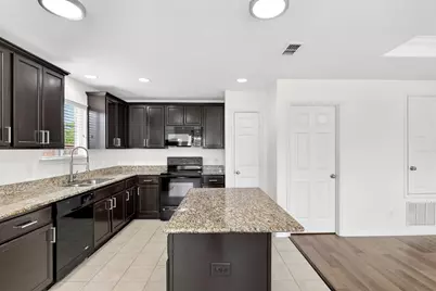 1800 Christopher Creek Drive, Little Elm, TX 75068 - Photo 20