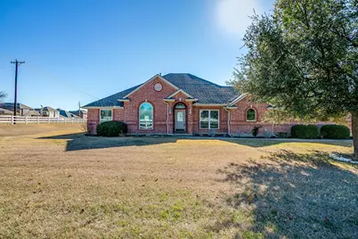 801 Creek Hollow Lane, Fort Worth, TX 76131 - Photo 2