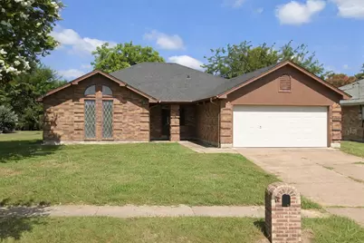 6206 Aires Drive, Arlington, TX 76001 - Photo 2