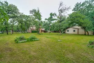 2009 Thousand Oaks Dr, Burleson, TX 76028 - Photo 28