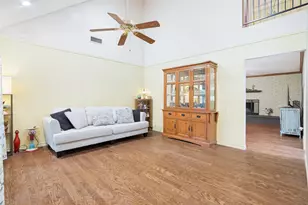 2009 Thousand Oaks Dr, Burleson, TX 76028 - Photo 4