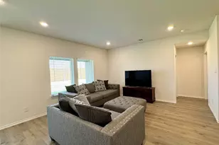 390 Zenyatta Dr, Waxahachie, TX 75165 - Photo 6