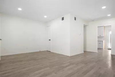 9818 Valley Meadow Place, Dallas, TX 75220 - Photo 6