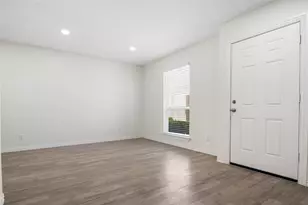 9818 Valley Meadow Pl, Dallas, TX 75220 - Photo 8
