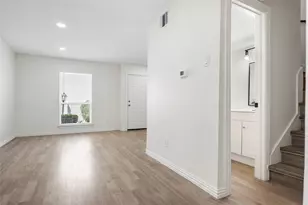 9818 Valley Meadow Pl, Dallas, TX 75220 - Photo 10