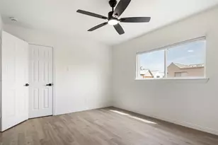 9818 Valley Meadow Pl, Dallas, TX 75220 - Photo 28