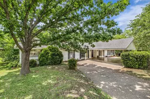 1208 Knotty Oaks Dr, Woodway, TX 76712 - Photo 2