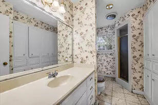1208 Knotty Oaks Dr, Woodway, TX 76712 - Photo 32