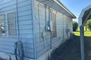 300 Harrison Ave, Newcastle, TX 76372 - Photo 4