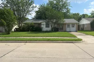 2812 E 15th St, Plano, TX 75074 - Photo 2
