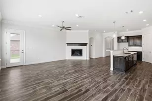 900 Pate St, Granbury, TX 76048 - Photo 6