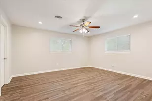 2025 Lenamon St, Waco, TX 76710 - Photo 12