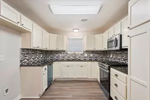 2025 Lenamon St, Waco, TX 76710 - Photo 10