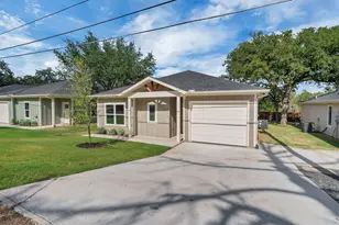 809 Branding Iron Trail, Granbury, TX 76049 - Photo 2