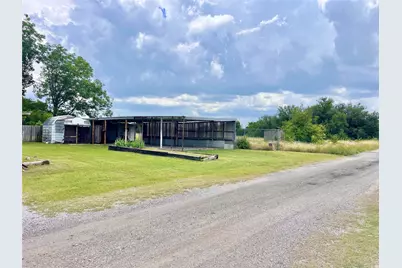 802 E White Street, Hamilton, TX 76531 - Photo 30