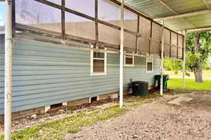 802 E White St, Hamilton, TX 76531 - Photo 26
