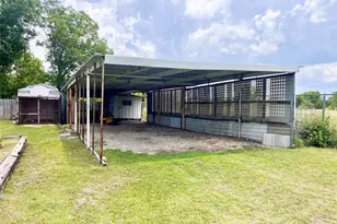 802 E White St, Hamilton, TX 76531 - Photo 28