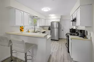 834 Brian Dr, Grand Prairie, TX 75052 - Photo 6