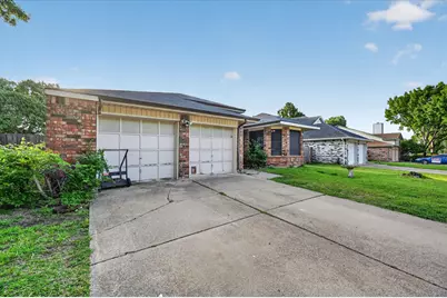 6217 Fairlane Drive, Arlington, TX 76001 - Photo 1