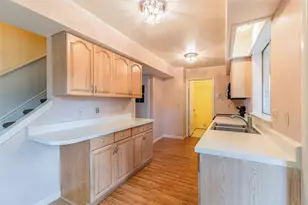 1220 Farnham Ct E, Irving, TX 75062 - Photo 10
