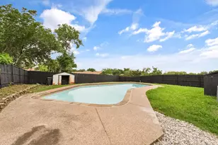 2723 Colonial Dr, Carrollton, TX 75007 - Photo 20