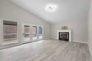 2723 Colonial Dr, Carrollton, TX 75007 - Photo 8
