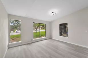 2723 Colonial Dr, Carrollton, TX 75007 - Photo 6