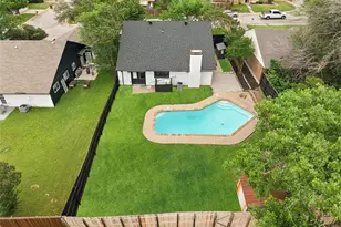 2723 Colonial Dr, Carrollton, TX 75007 - Photo 2