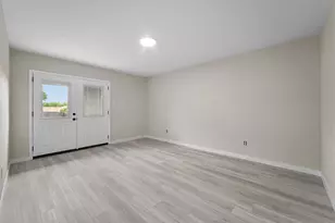 2723 Colonial Dr, Carrollton, TX 75007 - Photo 14