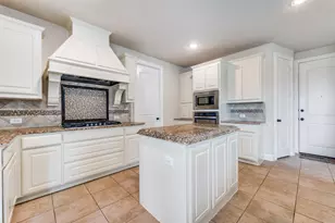 809 Frisco Hills Blvd, Little Elm, TX 75068 - Photo 2