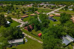 200 E San Saba St, Wortham, TX 76693 - Photo 32