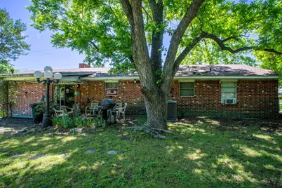 200 E San Saba Street, Wortham, TX 76693 - Photo 4