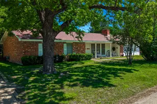 200 E San Saba St, Wortham, TX 76693 - Photo 6