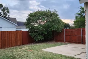 200 Seagull Ct, Irving, TX 75060 - Photo 14