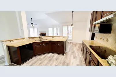 9720 Windy Hollow Drive, Irving, TX 75063 - Photo 4