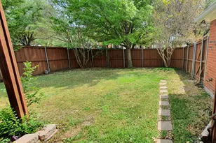9720 Windy Hollow Dr, Irving, TX 75063 - Photo 16
