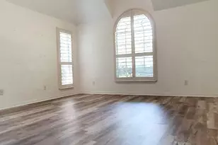 9720 Windy Hollow Dr, Irving, TX 75063 - Photo 10
