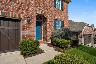 208 Copper Canyon Dr, Lewisville, TX 75067 - Photo 2
