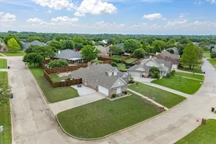 121 Daisey Ln, Justin, TX 76247 - Photo 2